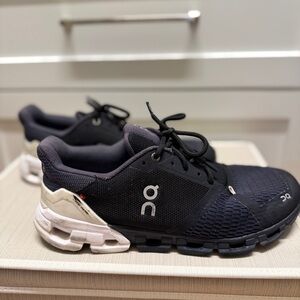 Men’s Size US 11, On Running Black and Gray White Sneakers